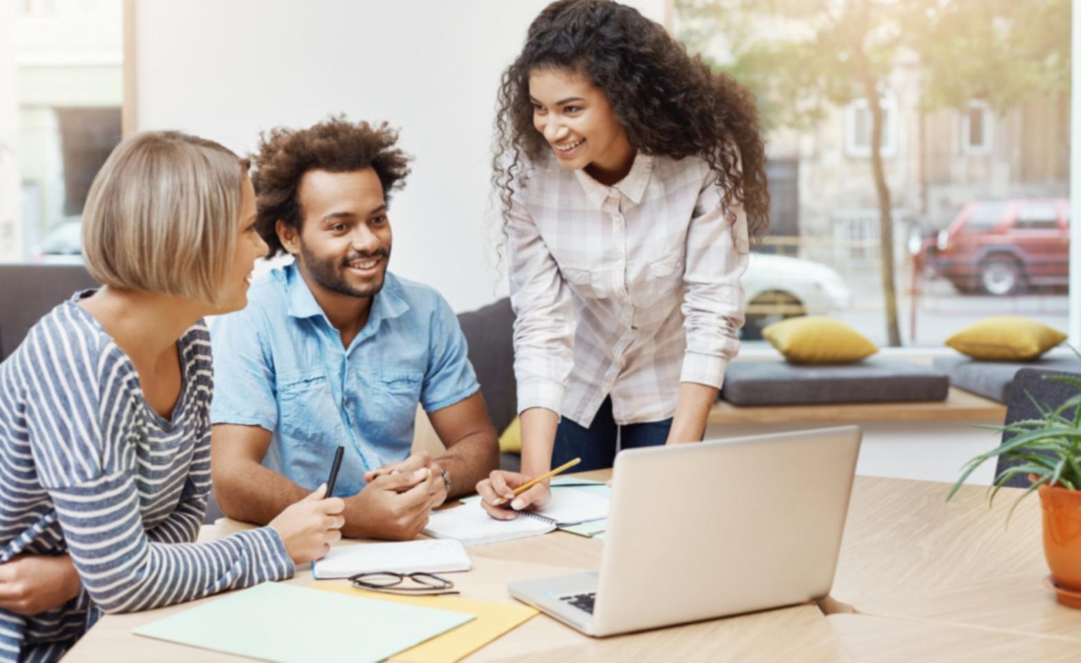 Sesión práctica de análisis financiero con herramientas digitales